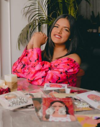 DSC8125-scaled-326x488x0x37x326x415x1635141578